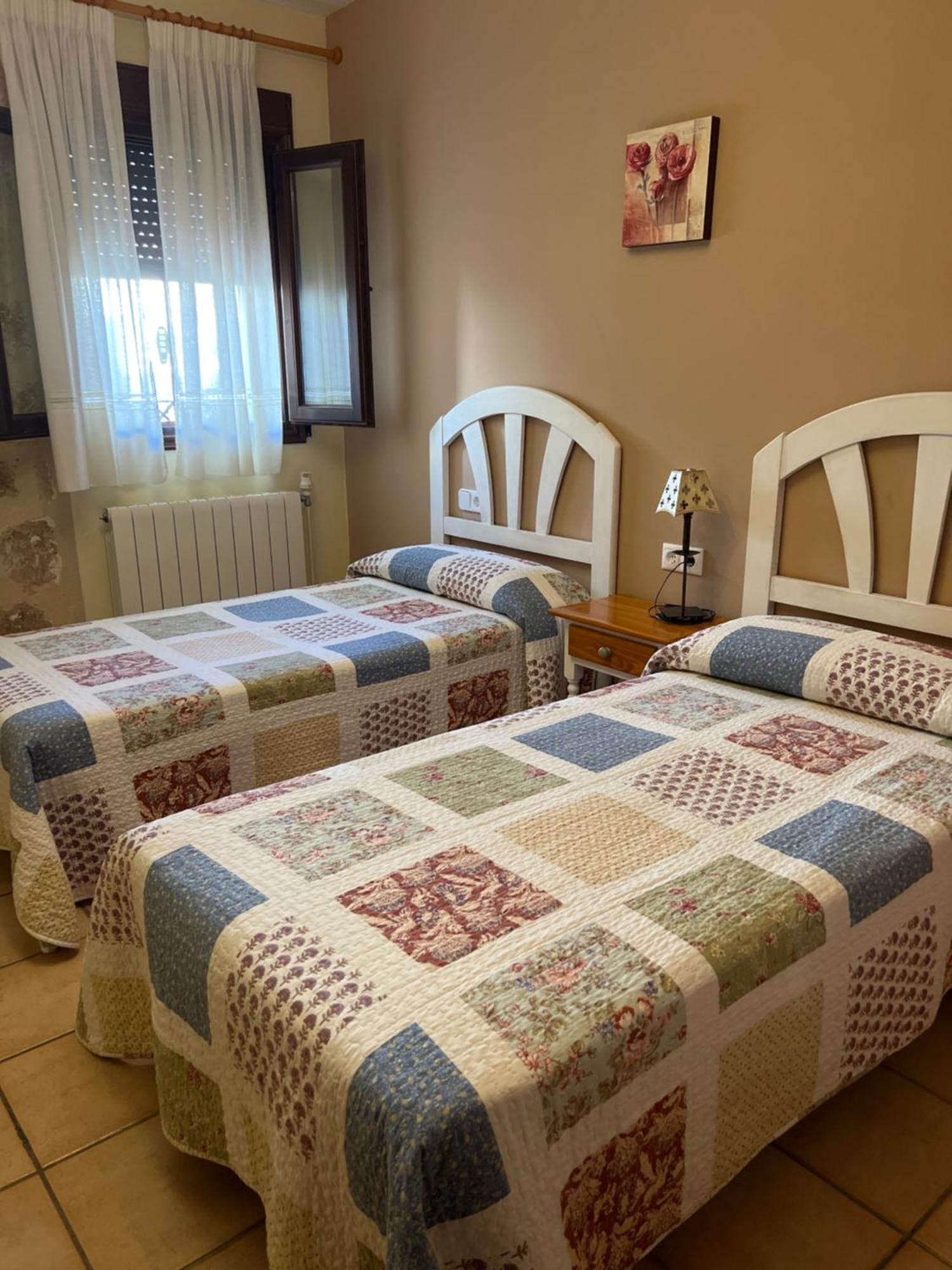 Apartamentos Los Parrales Villalba de la Sierra Kültér fotó