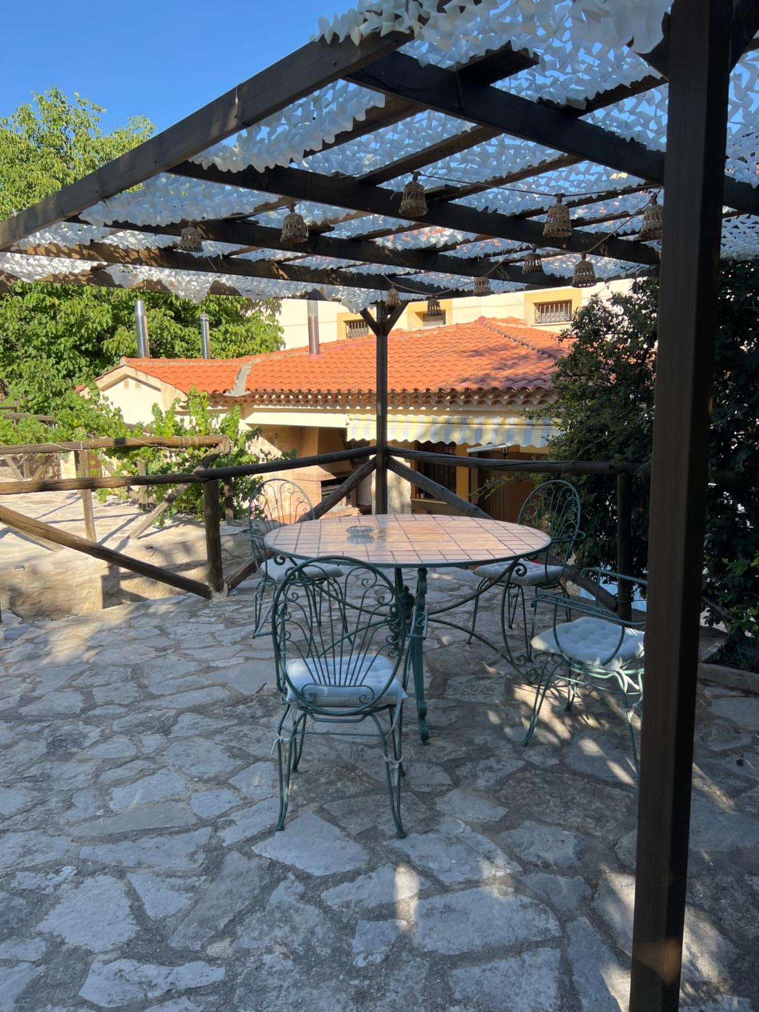 Apartamentos Los Parrales Villalba de la Sierra Kültér fotó